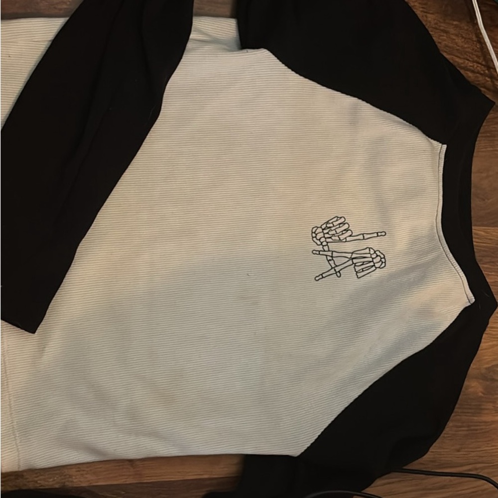 Forever 21 Black and White Long Sleeve Tee
